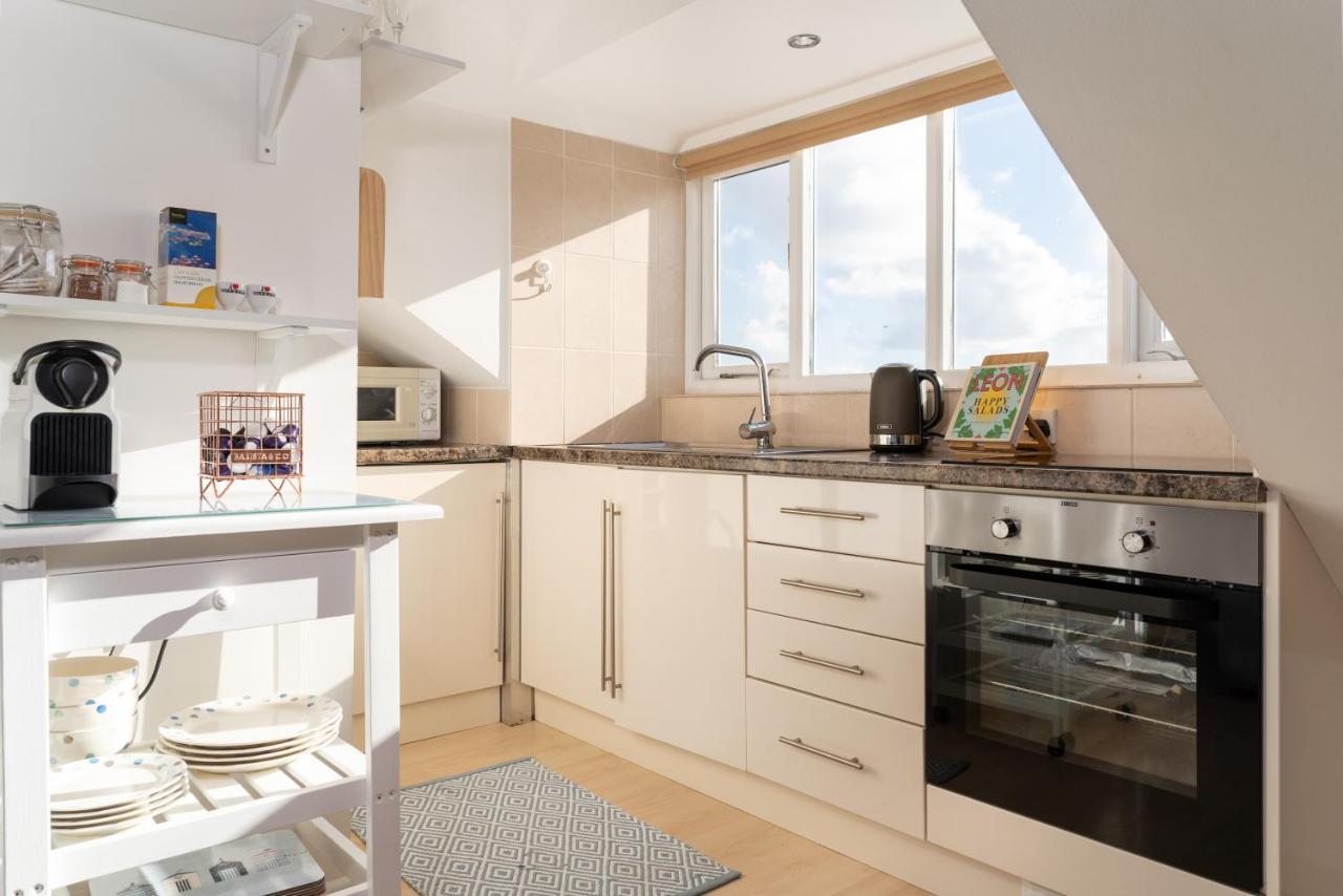 Stunning Views Over Mounts Bay With Balcony Penzance Ngoại thất bức ảnh